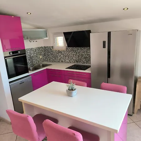 Sanela Apartment Vodice